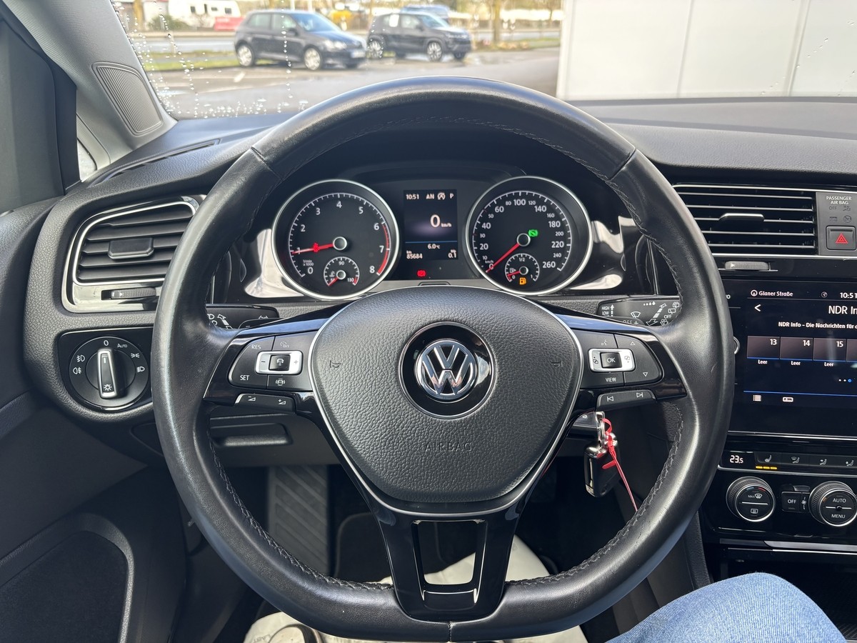 Volkswagen Golf 1.5 TSI Highline AUTOMATIK*LED*PDC*SITZHEIZUNG