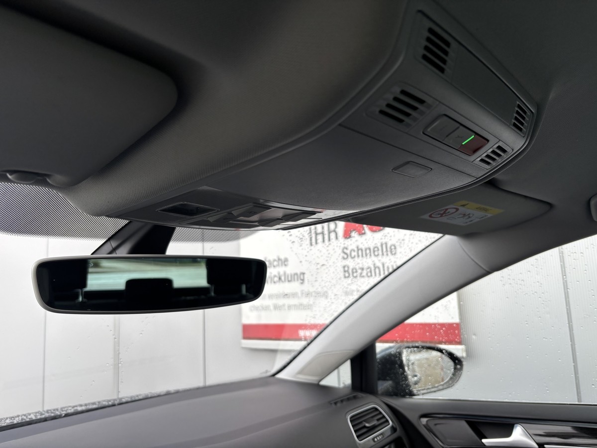 Volkswagen Golf 1.5 TSI Highline AUTOMATIK*LED*PDC*SITZHEIZUNG