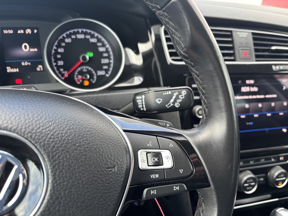 Volkswagen Golf 1.5 TSI Highline AUTOMATIK*LED*PDC*SITZHEIZUNG