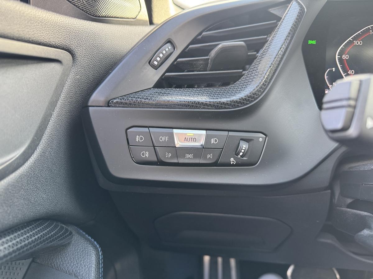 BMW 220 i+M-SportPaket+LED+Leder+Spurhalte