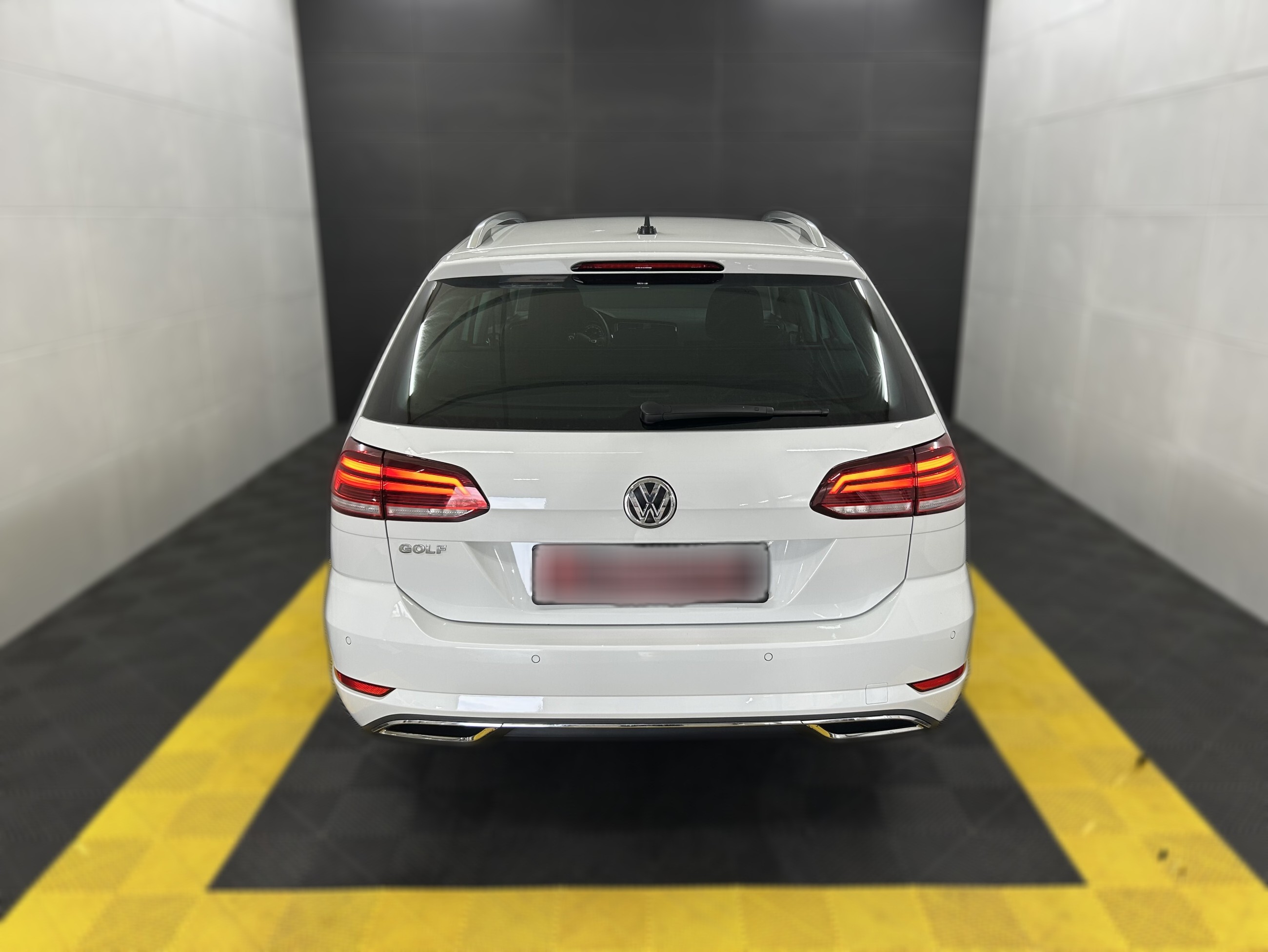 Volkswagen Golf Highline ACC+LED+Massage+Kamera+DAB+PDC+ISO