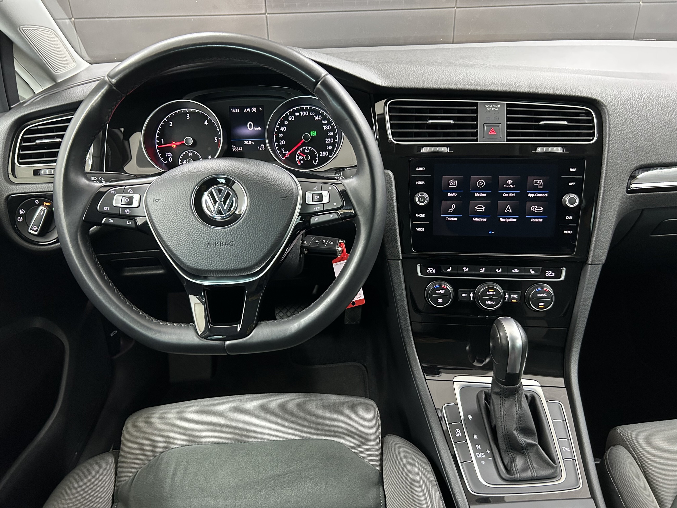 Volkswagen Golf Highline ACC+LED+Massage+Kamera+DAB+PDC+ISO