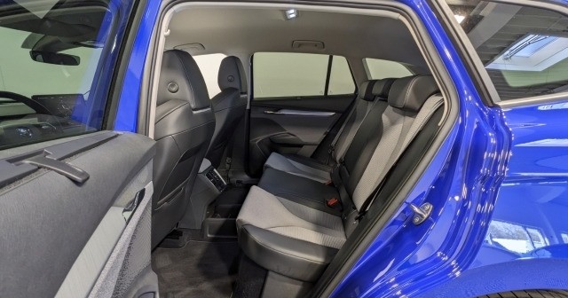 Skoda Enyaq Loft 60 Wärmepumpe DAB KAM CarPlay ACC