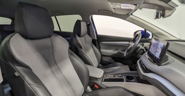 Skoda Enyaq Loft 60 Wärmepumpe DAB KAM CarPlay ACC