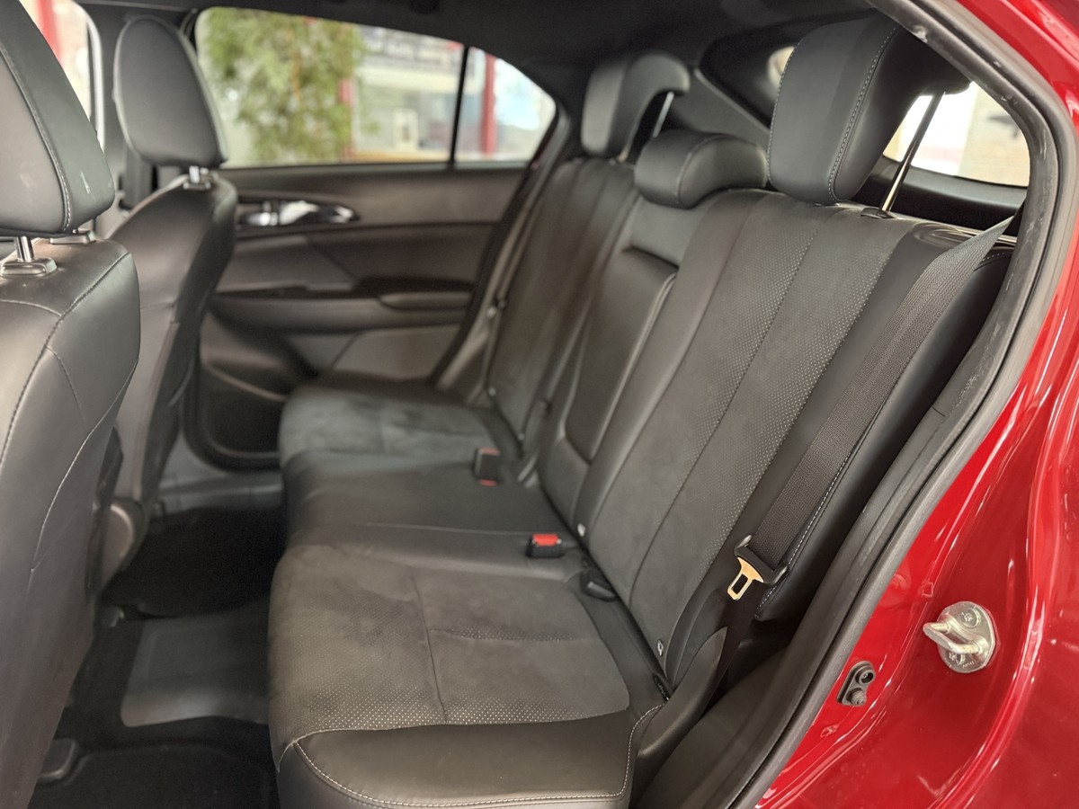Mitsubishi Eclipse Cross Plug-In Hybrid Plus 2.4 AHK. SDA mit Navi