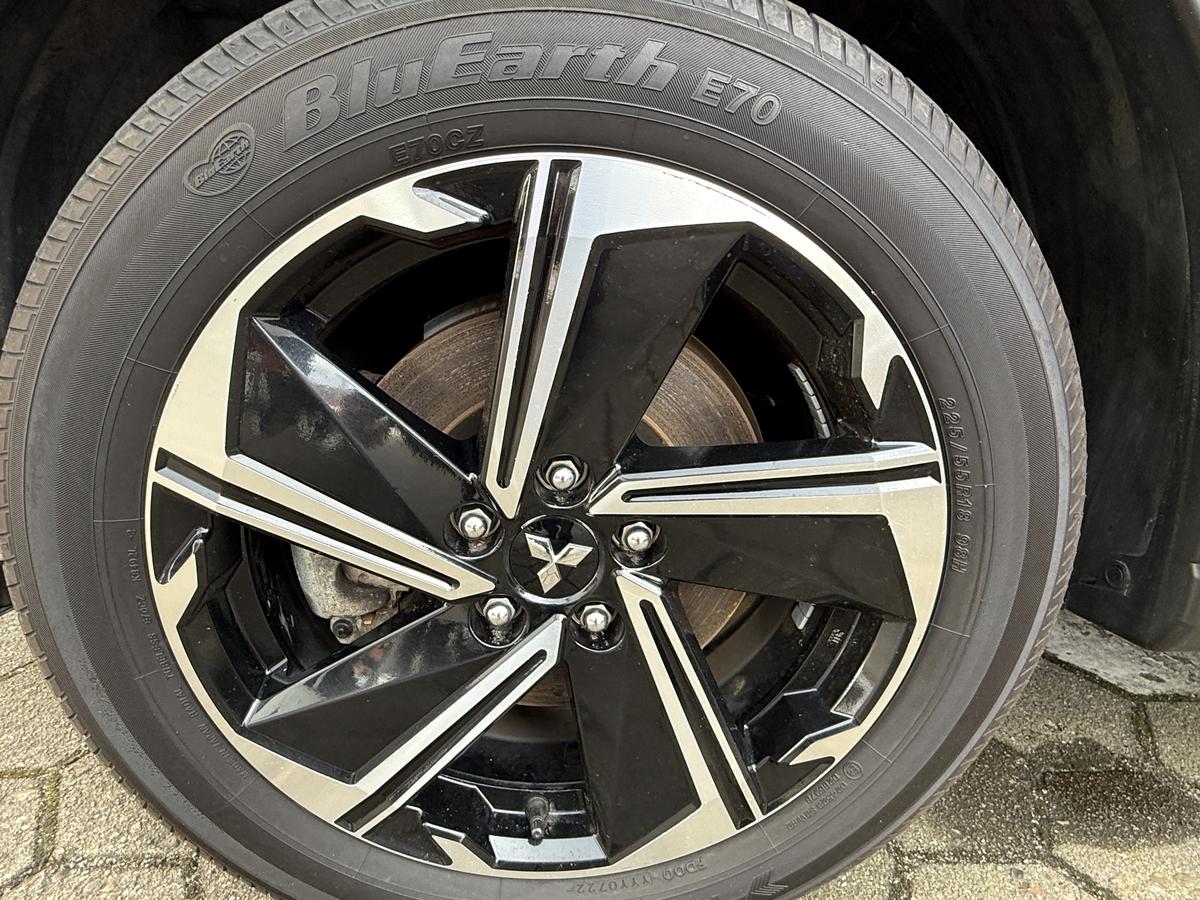 Mitsubishi Eclipse Cross Plug-In Hybrid Plus 2.4 SDA mit Navi