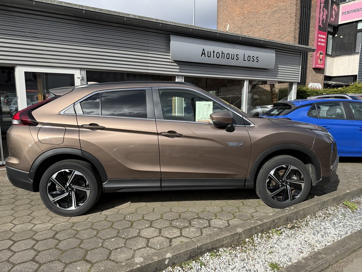 Mitsubishi Eclipse Cross Plug-In Hybrid Plus SDA mit Navi