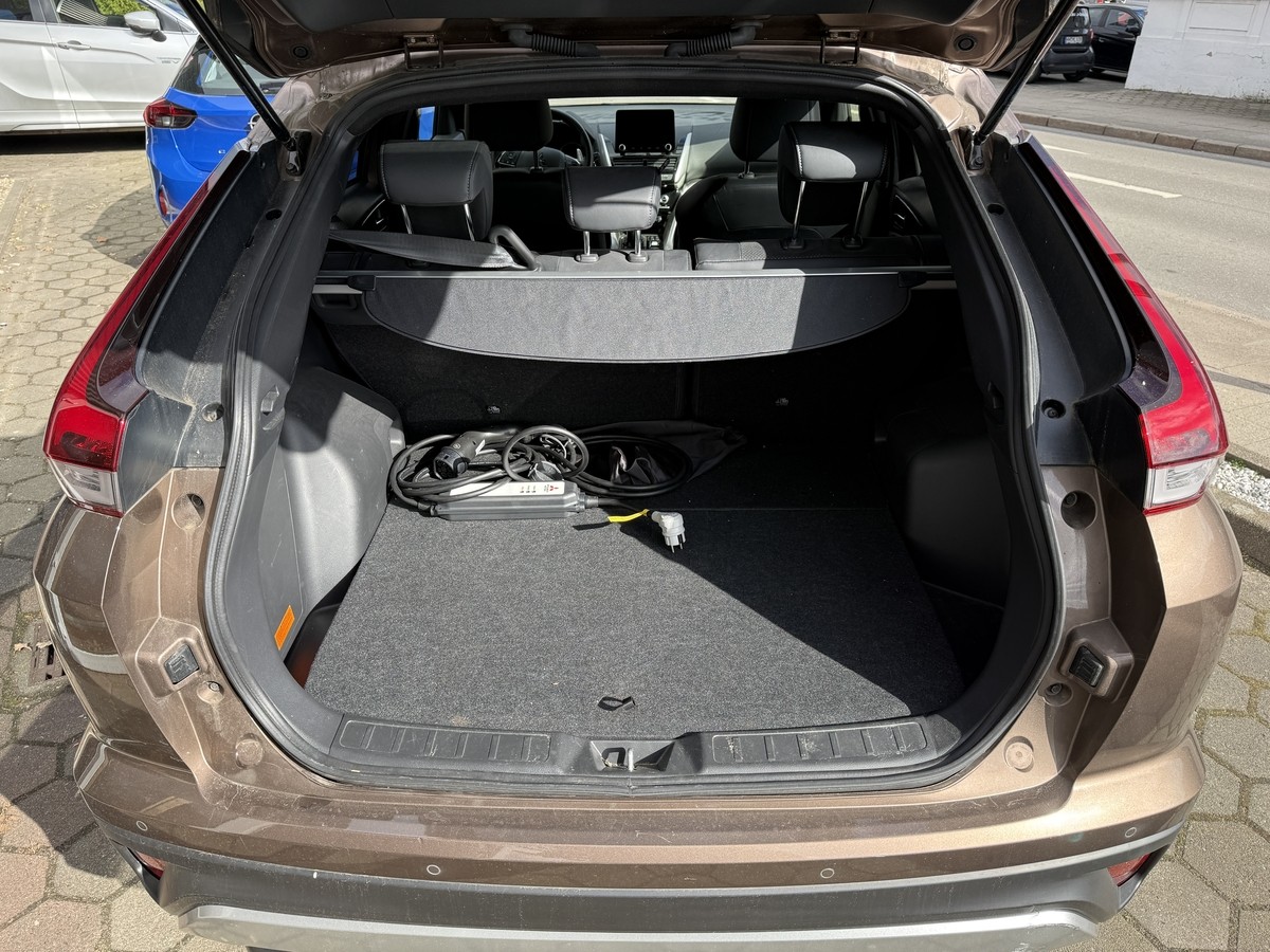 Mitsubishi Eclipse Cross Plug-In Hybrid Plus SDA mit Navi