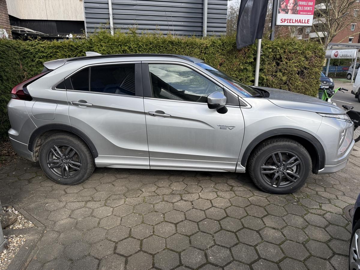 Mitsubishi Eclipse Cross PHEV Plus mit Select Paket WKR. wenig KM.