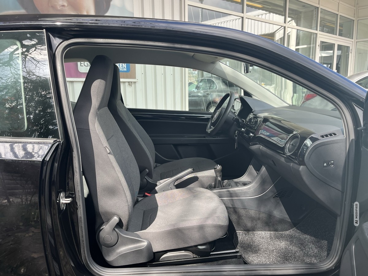 Volkswagen up! 1.0 move UP! MOVE UP! 54TKM KLIMA COOL&SOUND ALLWETTER