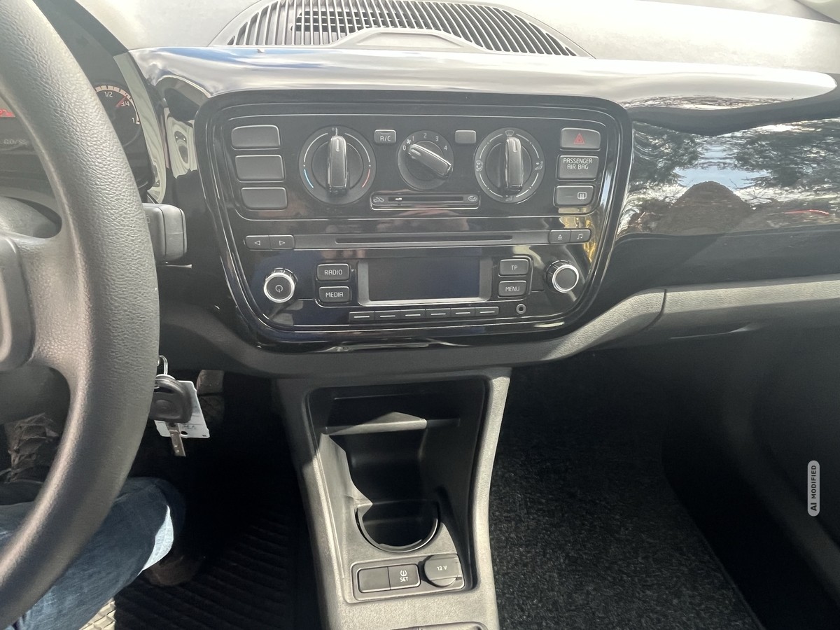 Volkswagen up! 1.0 move UP! MOVE UP! 54TKM KLIMA COOL&SOUND ALLWETTER