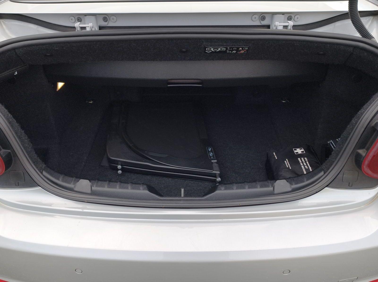 BMW 218 i Cabrio Aut./Leder/SHZ/Navi/PDC v.+h