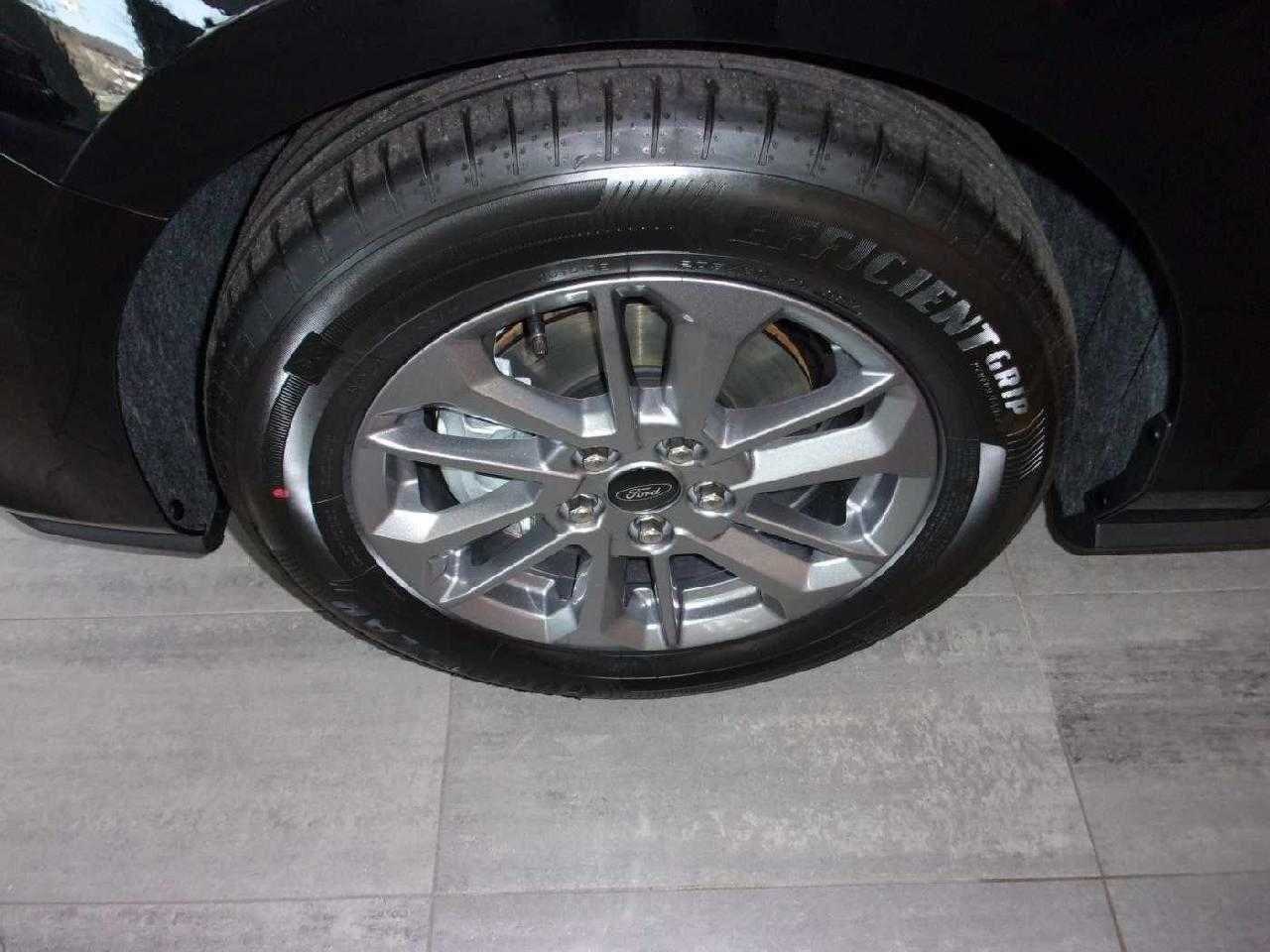 Ford Focus Lim. Titanium *LED-SHZ-Kamera*