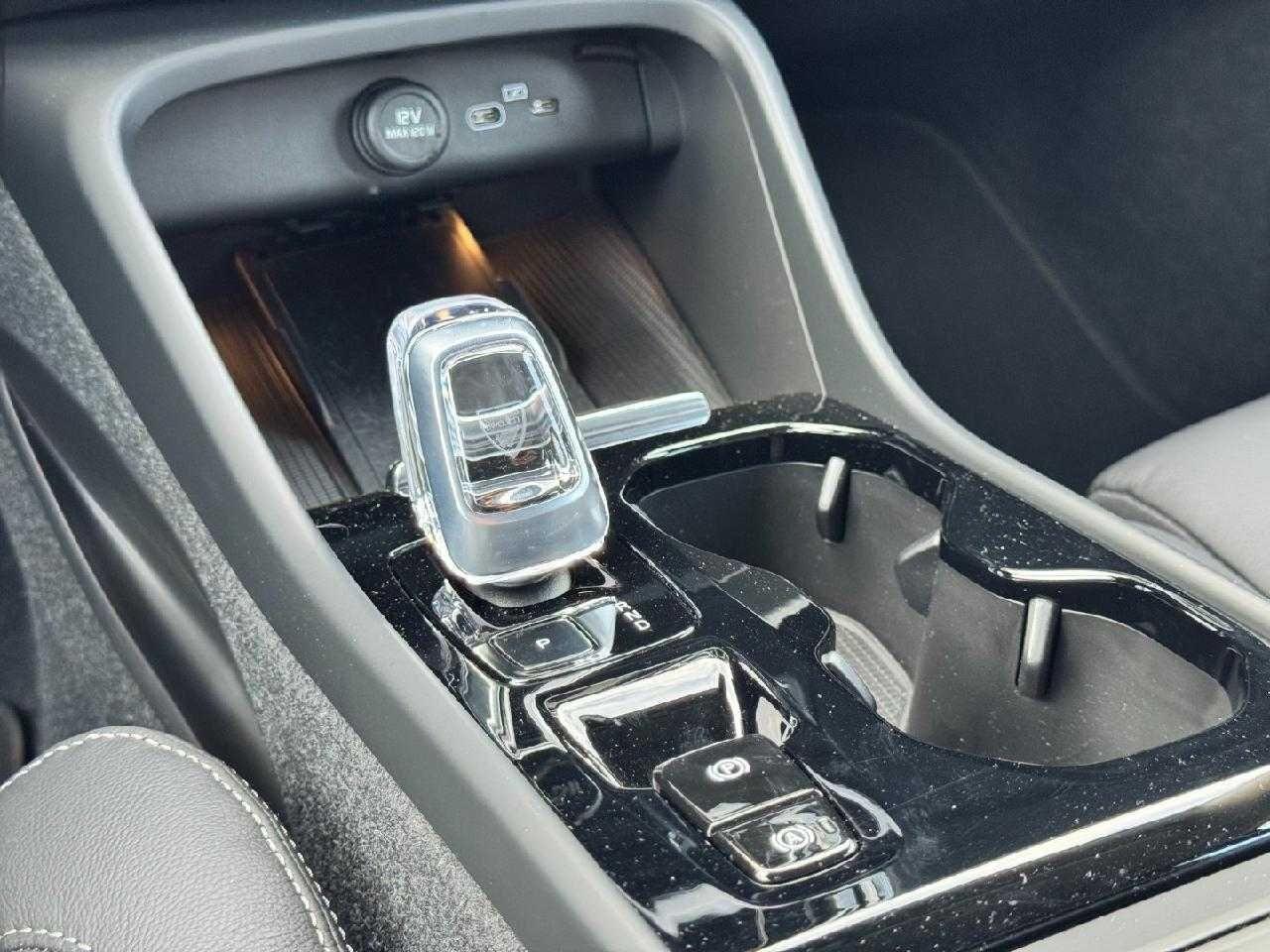 Volvo XC40 Plus Bright 2WD