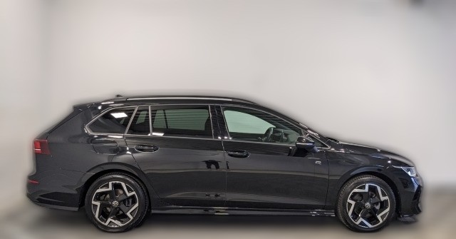 Volkswagen Golf VIII R-Line 1.5 eTSI LED CarPlay ACC KAM