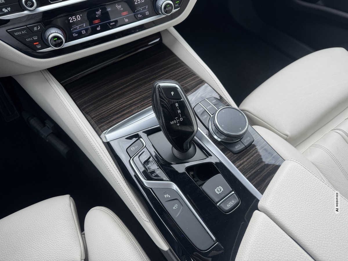 BMW 520 d+M-SportPaket+Standh+LED+360°+H&K