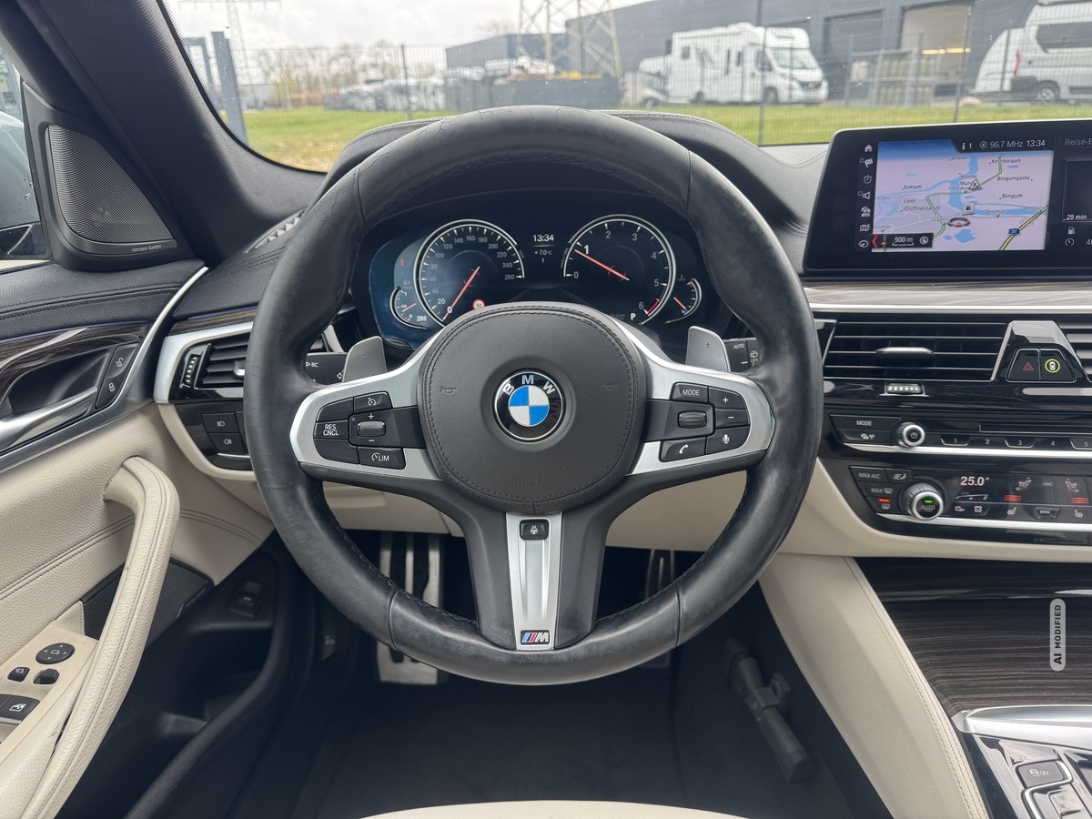 BMW 520 d+M-SportPaket+Standh+LED+360°+H&K