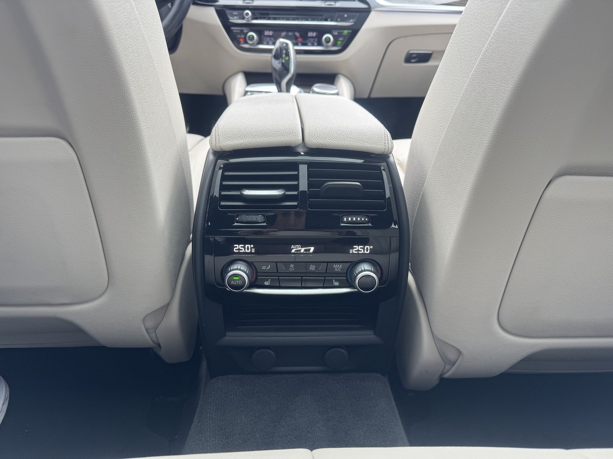 BMW 520 d+M-SportPaket+Standh+LED+360°+H&K