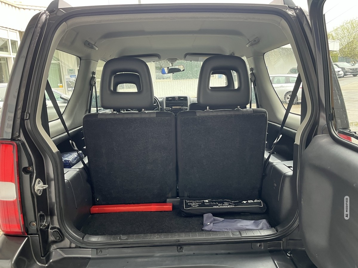 Suzuki Jimny 1.3 COMFORT 4WD 82TKM !! AHK KLIMA RADIO ALLWETTER 