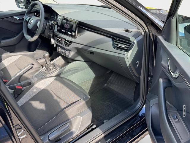 Skoda Kamiq 1.0 TSI Anhängerkupplung Apple Car Sitz...
