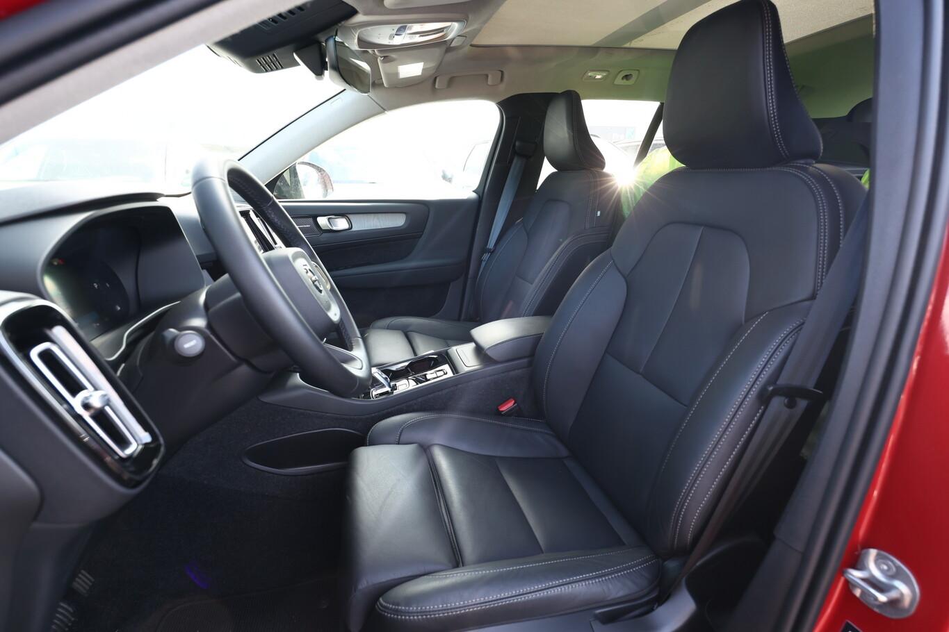 Volvo B4 197 Aut. Ultra Dark LED Leder ACC 20Z