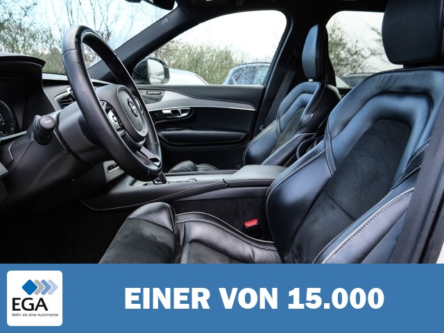 Volvo XC90 R Design Edition Recharge Plug-In Hybrid AWD 7-Sitzer AHK El. Panodach Navi