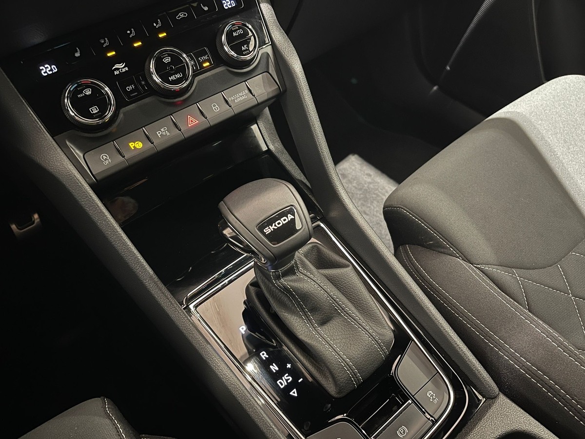 Skoda Karoq DSG Sportline Matrix 360° 5J-Garantie