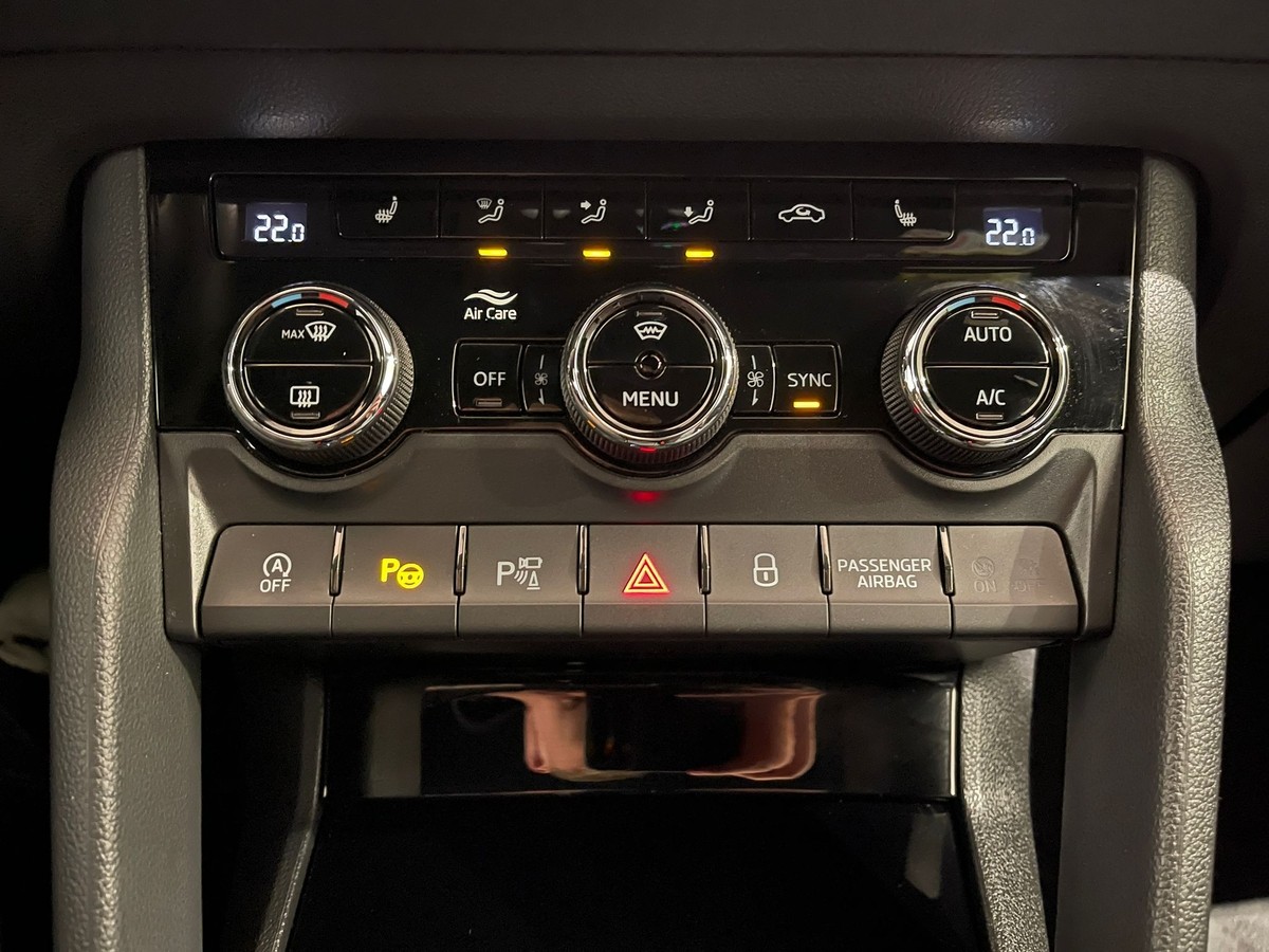 Skoda Karoq DSG Sportline Matrix 360° 5J-Garantie