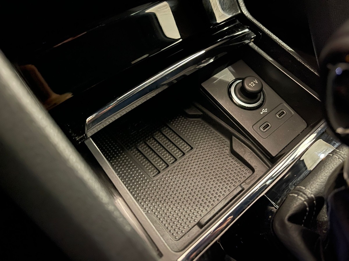 Skoda Karoq DSG Sportline Matrix 360° 5J-Garantie