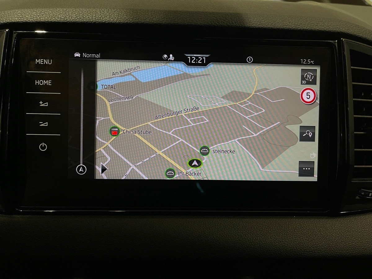 Skoda Karoq DSG Sportline Matrix 360° 5J-Garantie