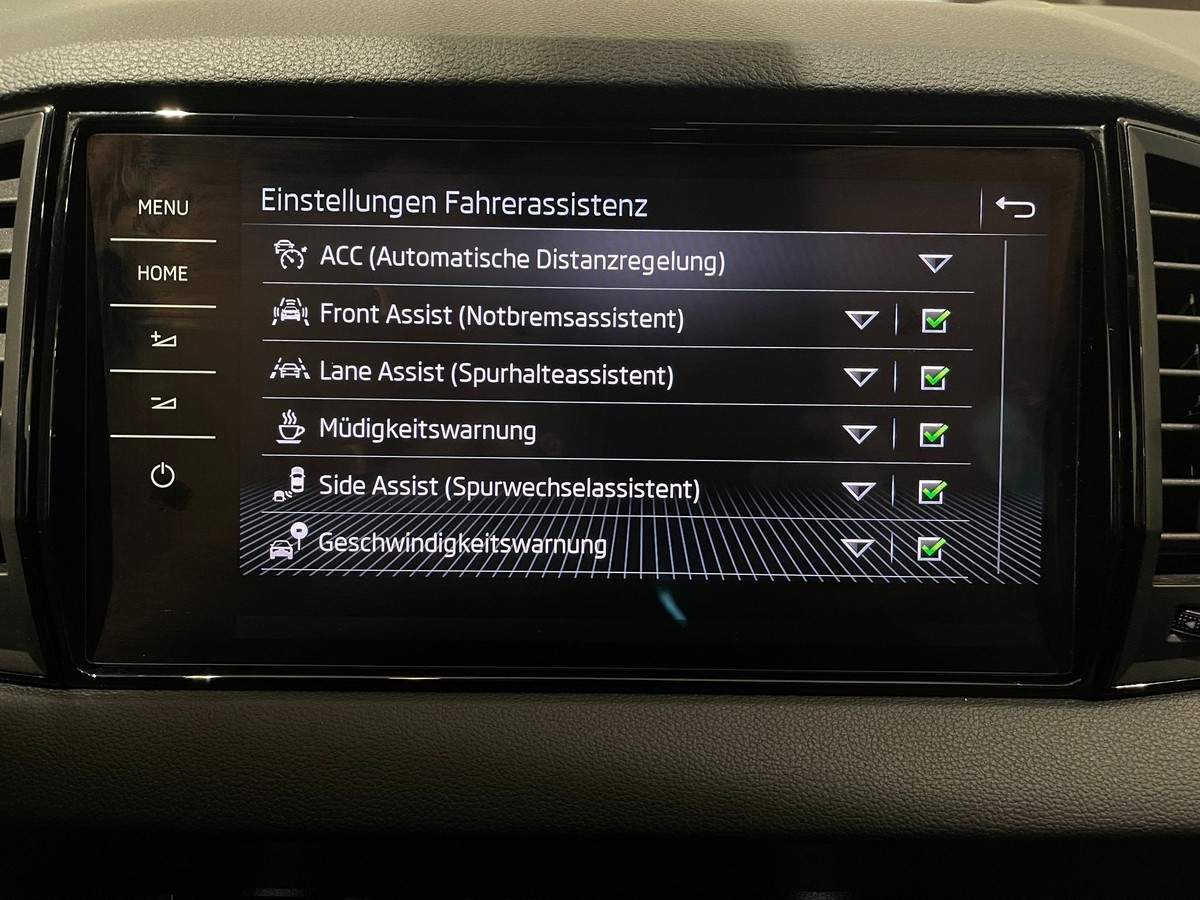 Skoda Karoq DSG Sportline Matrix 360° 5J-Garantie