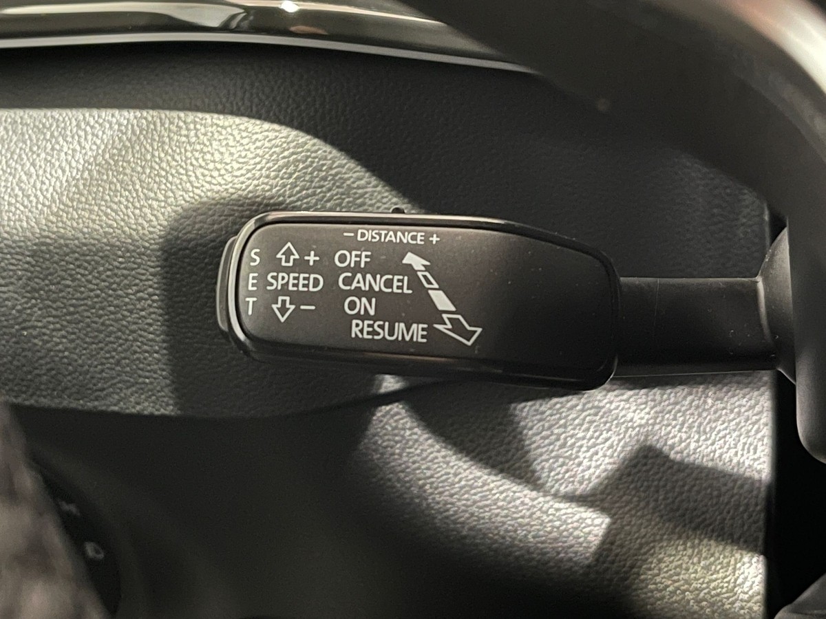 Skoda Karoq DSG Sportline Matrix 360° 5J-Garantie