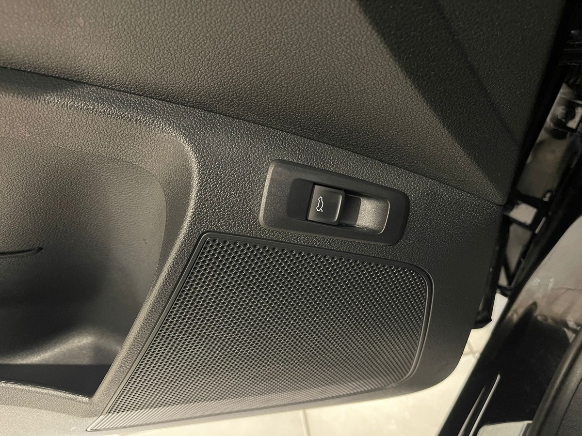 Skoda Karoq DSG Sportline Matrix 360° 5J-Garantie
