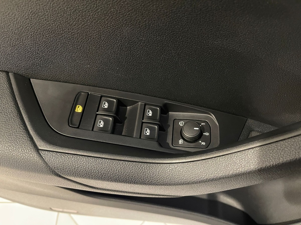Skoda Karoq DSG Sportline Matrix 360° 5J-Garantie
