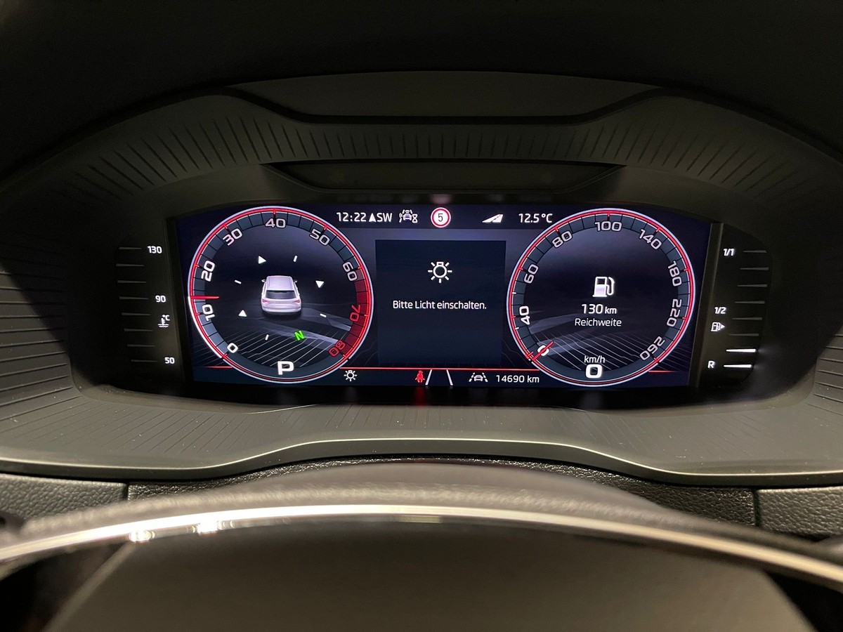 Skoda Karoq DSG Sportline Matrix 360° 5J-Garantie
