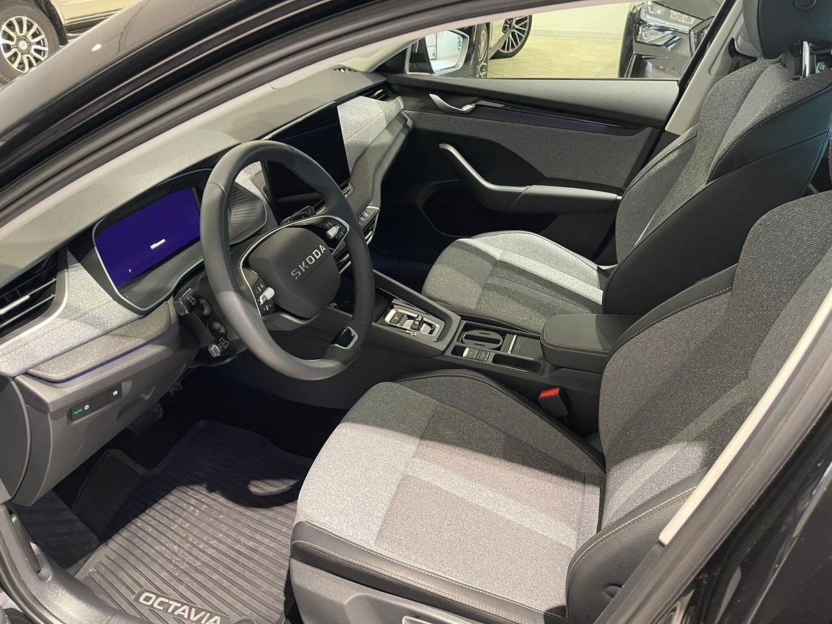 Skoda Octavia 1.5 TSI DSG 5J Garantie Navi 
