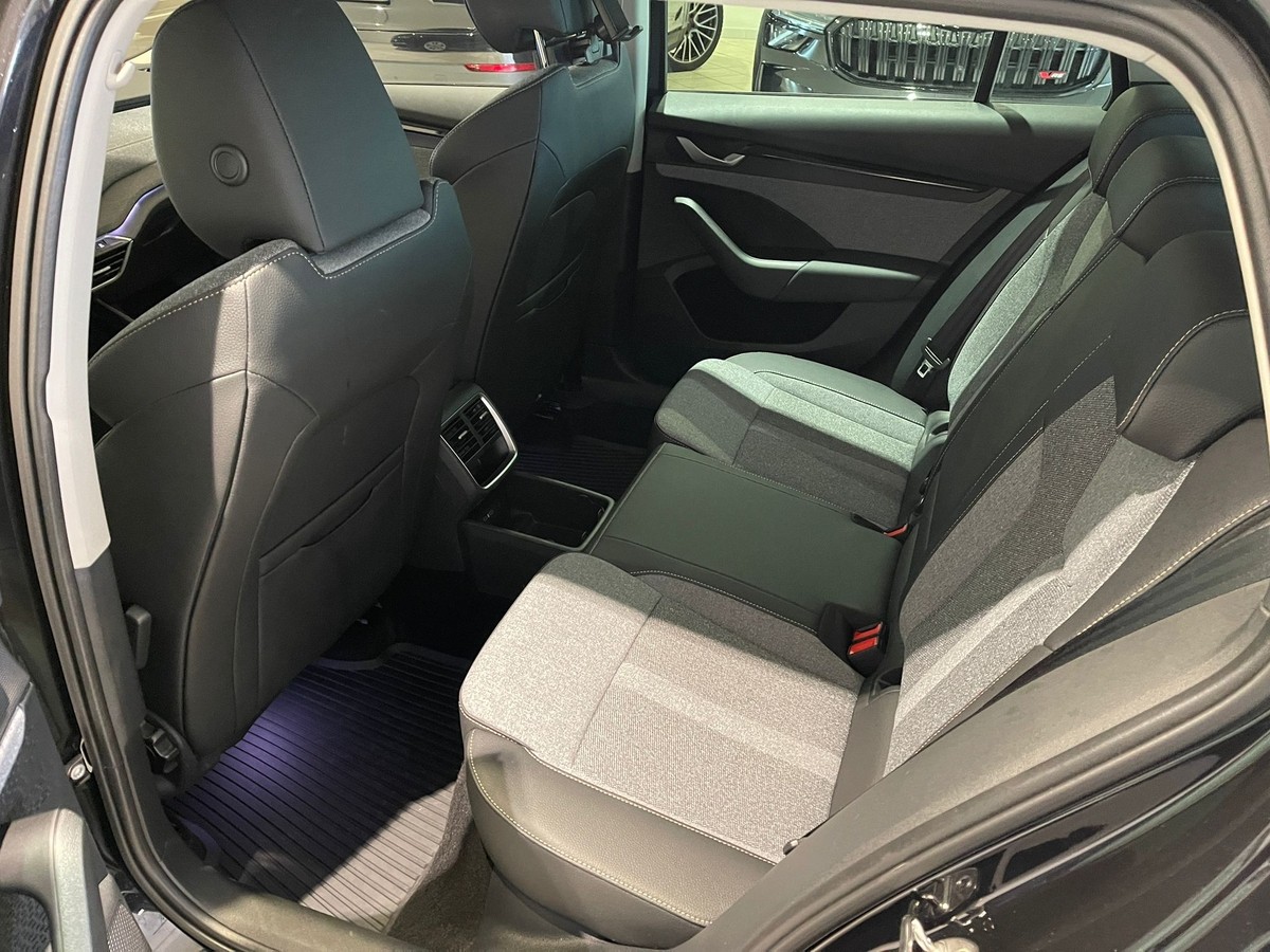 Skoda Octavia 1.5 TSI DSG 5J Garantie Navi 