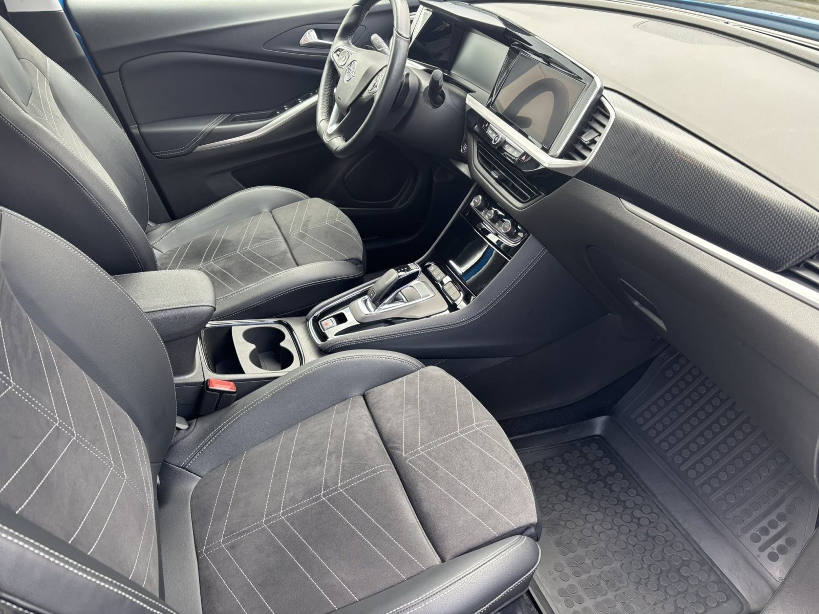 Opel Grandland 1.2 TURBO ULTIMATE AUTOMATIK NAVI LED