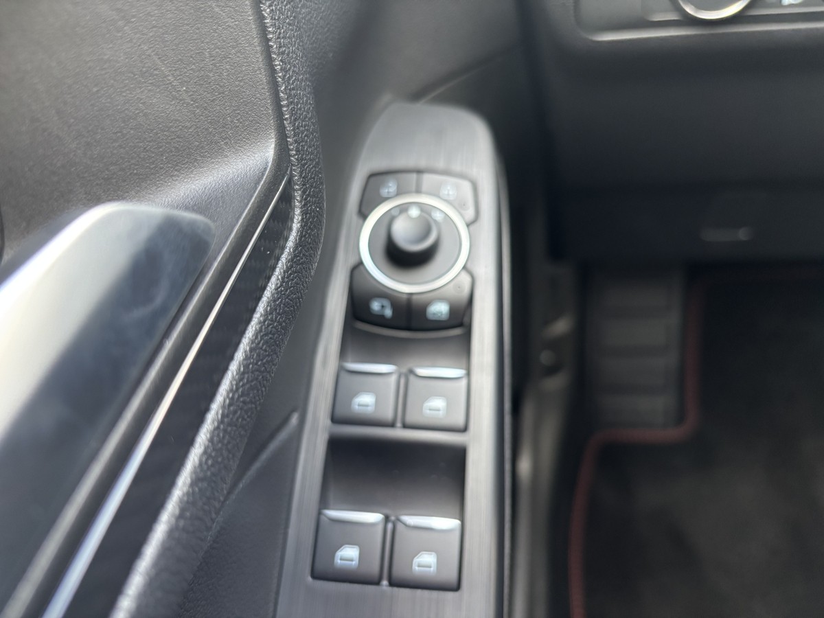 Ford Kuga ST-Line Autm/LED/Navi/Kamera/5 Jahre Gar.