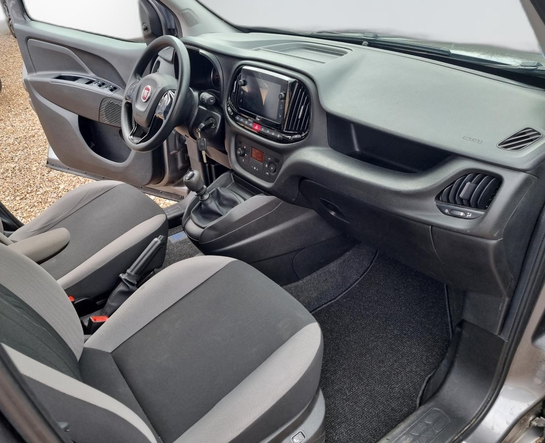 Fiat Doblo Maxi Cargo 1.6 Multijet SX  KAMERA*AHK*SHZ*NAVI*TEMPO