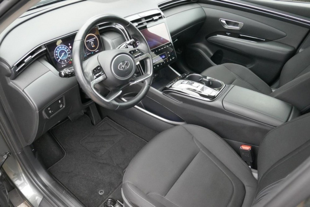 Hyundai Tucson Trend 230PS Hybrid Pano Kamera LED AHK
