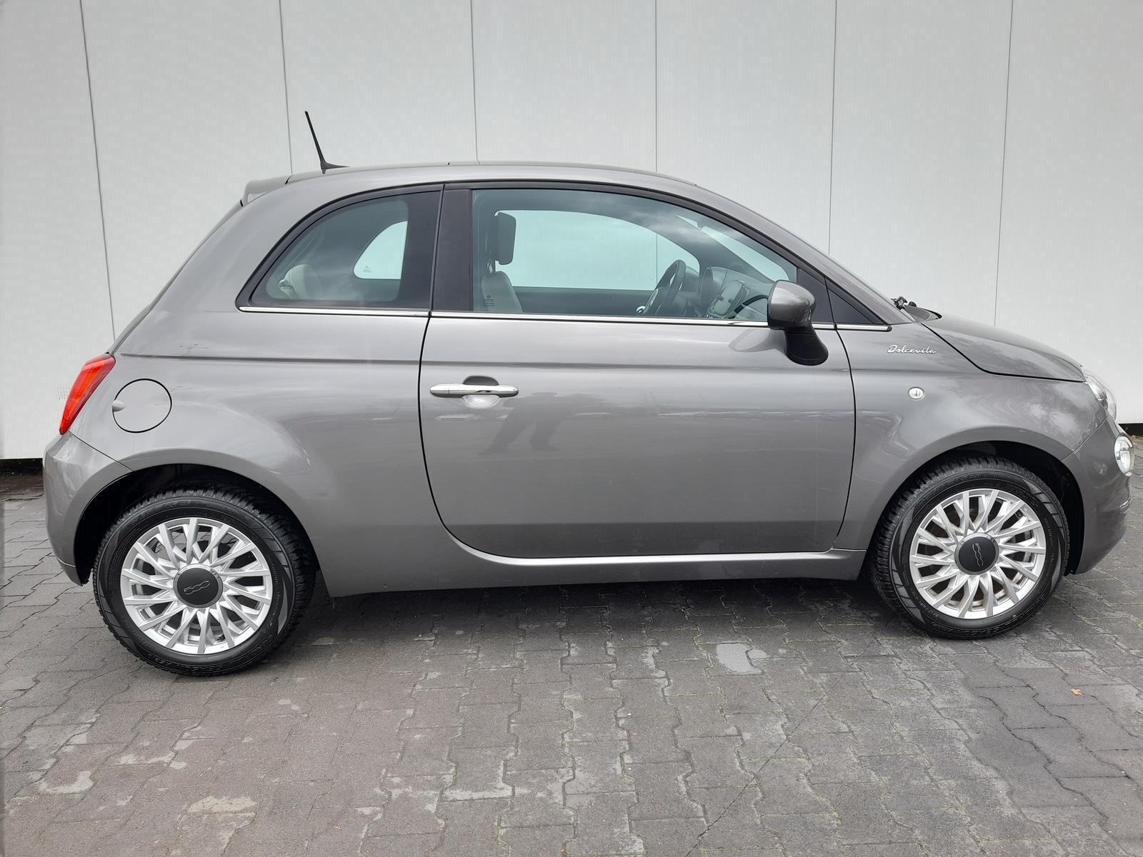 Fiat 500 Dolcevita Hybrid NAVI/APP~PDC~PANO~DAB~GRA