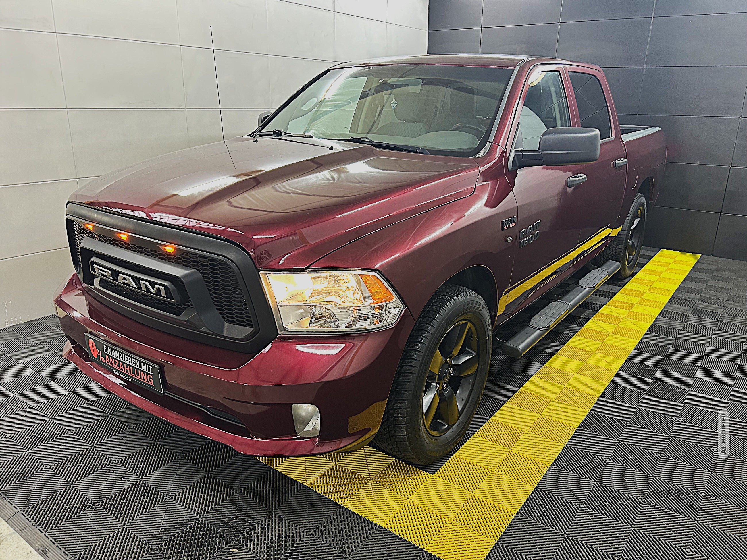 Dodge RAM 1500 CrewCab 5.7L V8 HEMI 6 Sitze+AHK+Kam+BT
