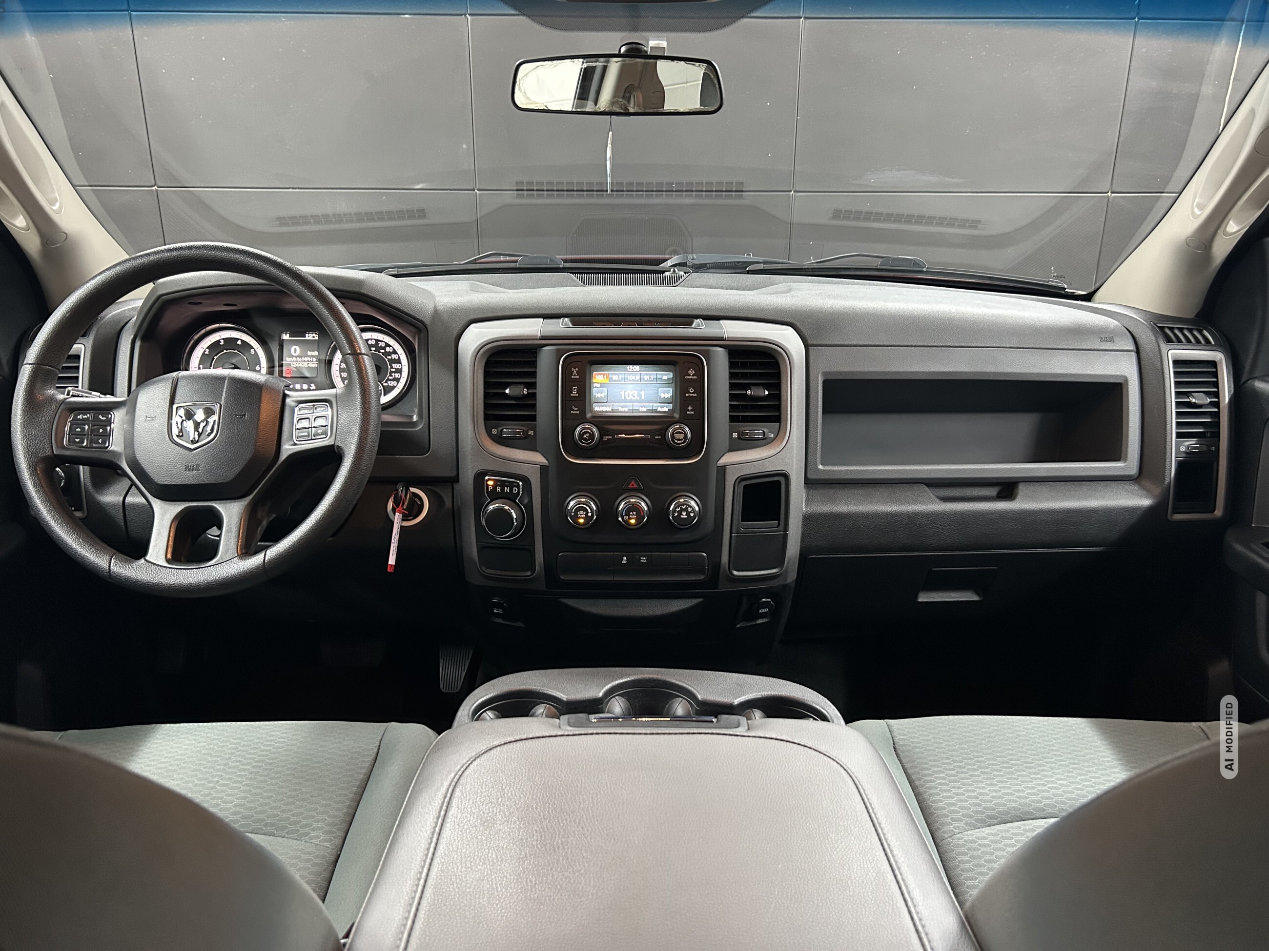 Dodge RAM 1500 CrewCab 5.7L V8 HEMI 6 Sitze+AHK+Kam+BT