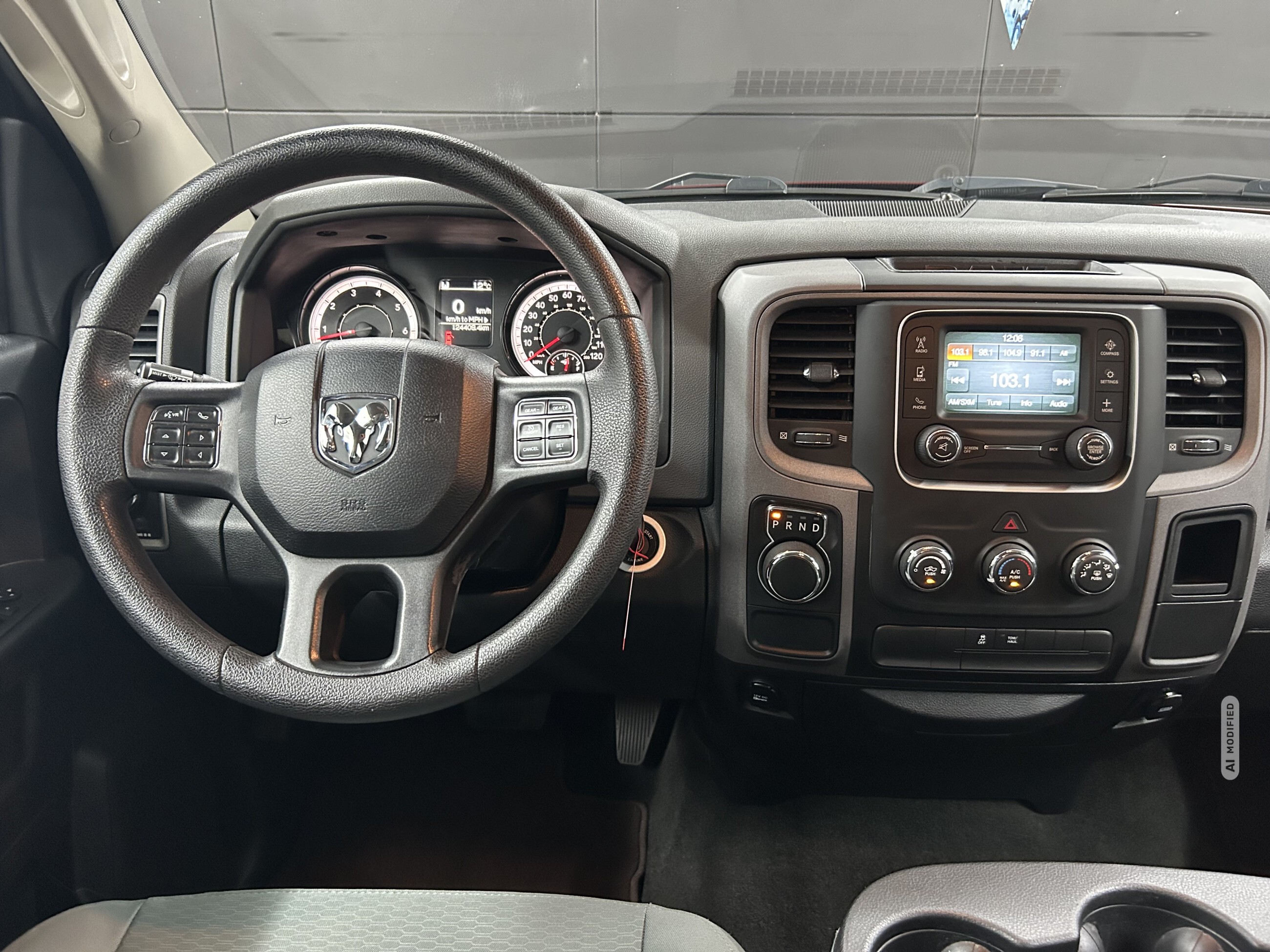 Dodge RAM 1500 CrewCab 5.7L V8 HEMI 6 Sitze+AHK+Kam+BT