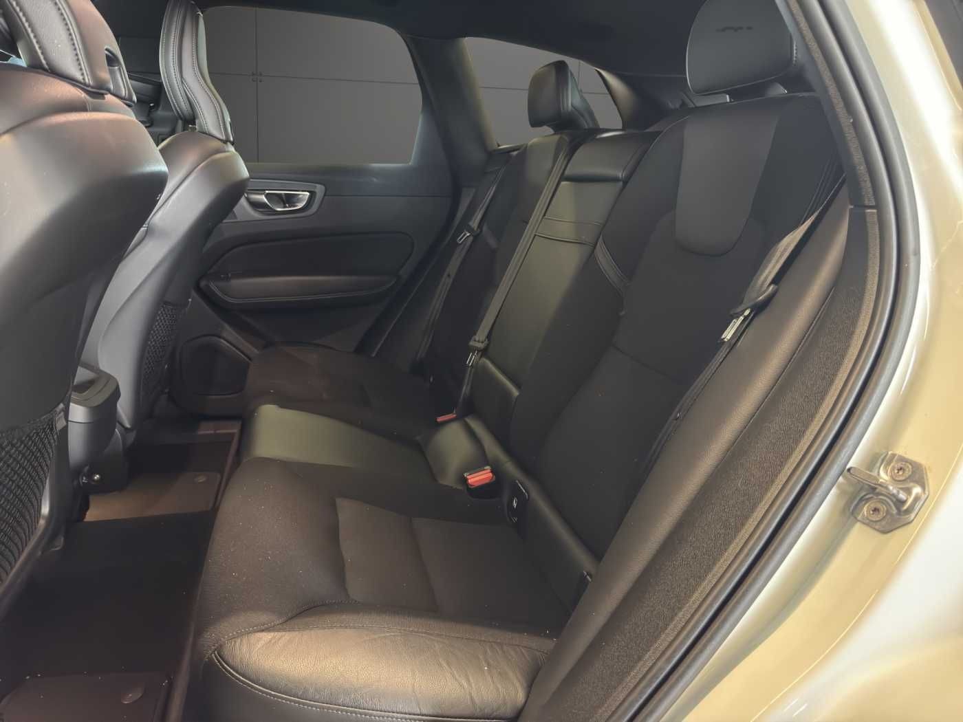 Volvo XC60 XC60 D4 Momentum *AHK-eHeck-SHZ-LED*