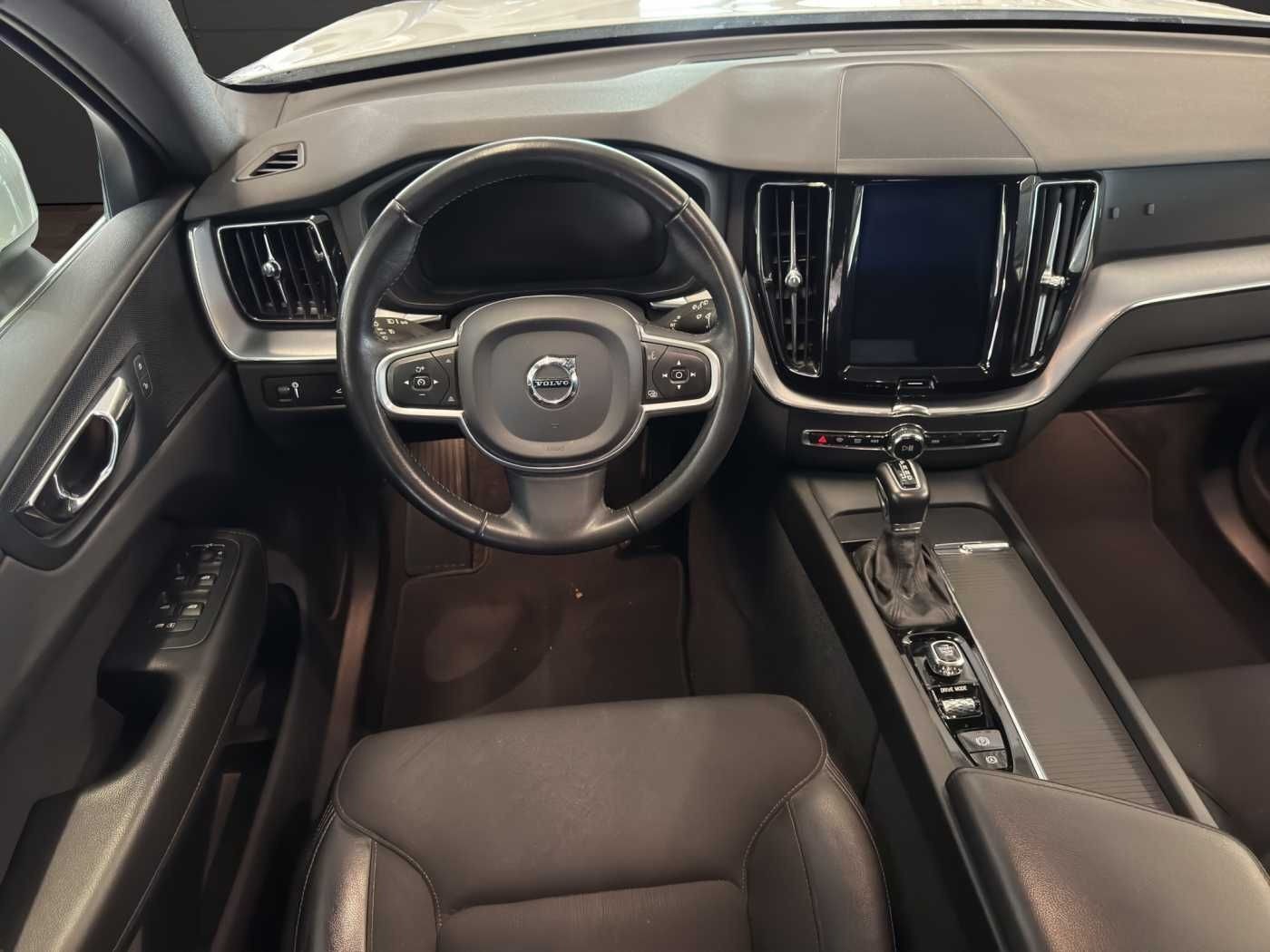 Volvo XC60 XC60 D4 Momentum *AHK-eHeck-SHZ-LED*