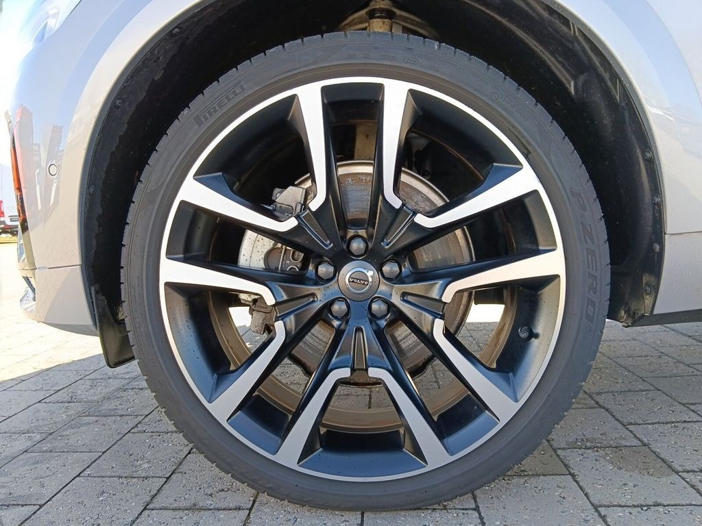 Volvo XC60 B5 AWD Ultimate Dark 360° KAMERA+PANO-DACH