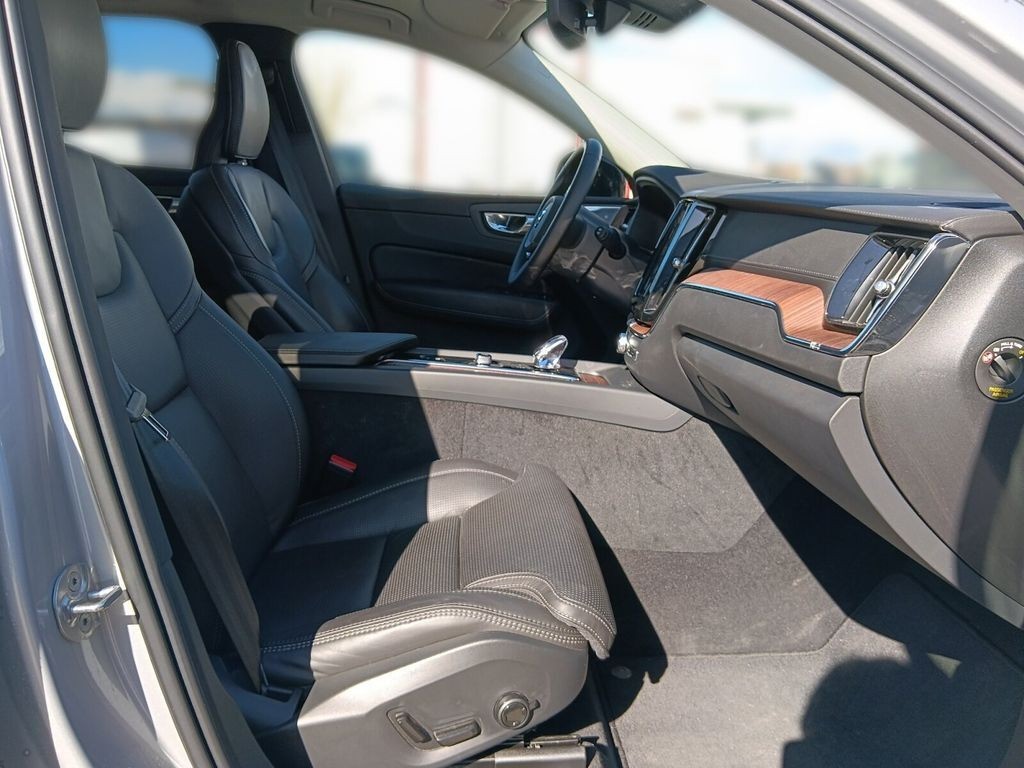 Volvo XC60 B5 AWD Ultimate Dark 360° KAMERA+PANO-DACH