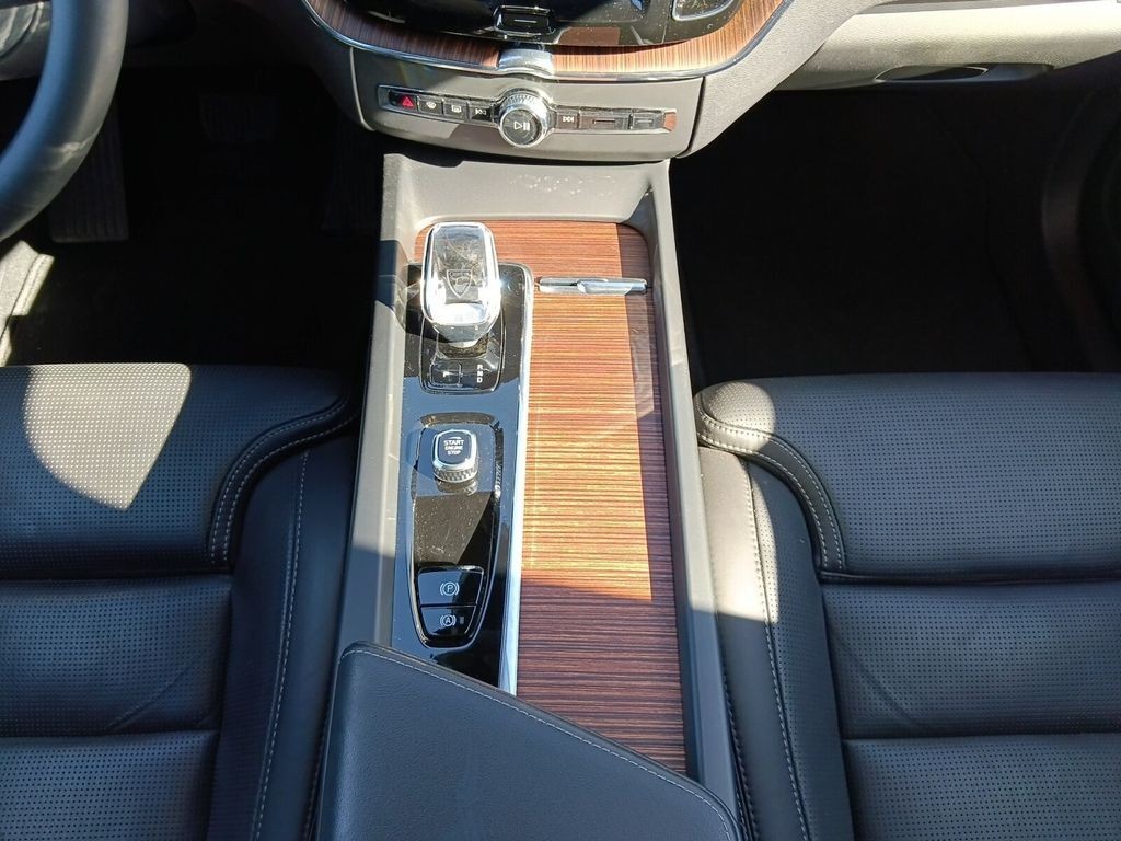 Volvo XC60 B5 AWD Ultimate Dark 360° KAMERA+PANO-DACH